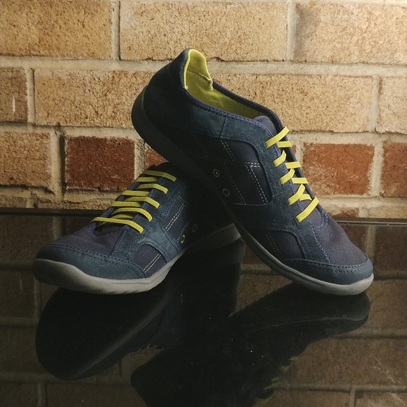 clarks women's tennis shoes